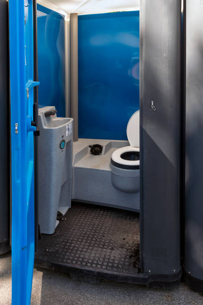 Porta potty delivery and setup in Lisbon, IA