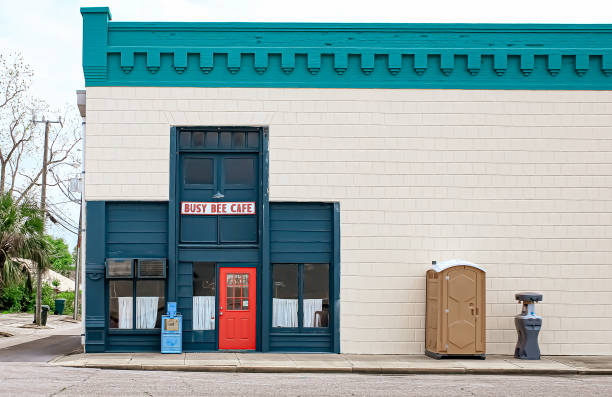 Best Affordable portable toilet rental  in Lisbon, IA